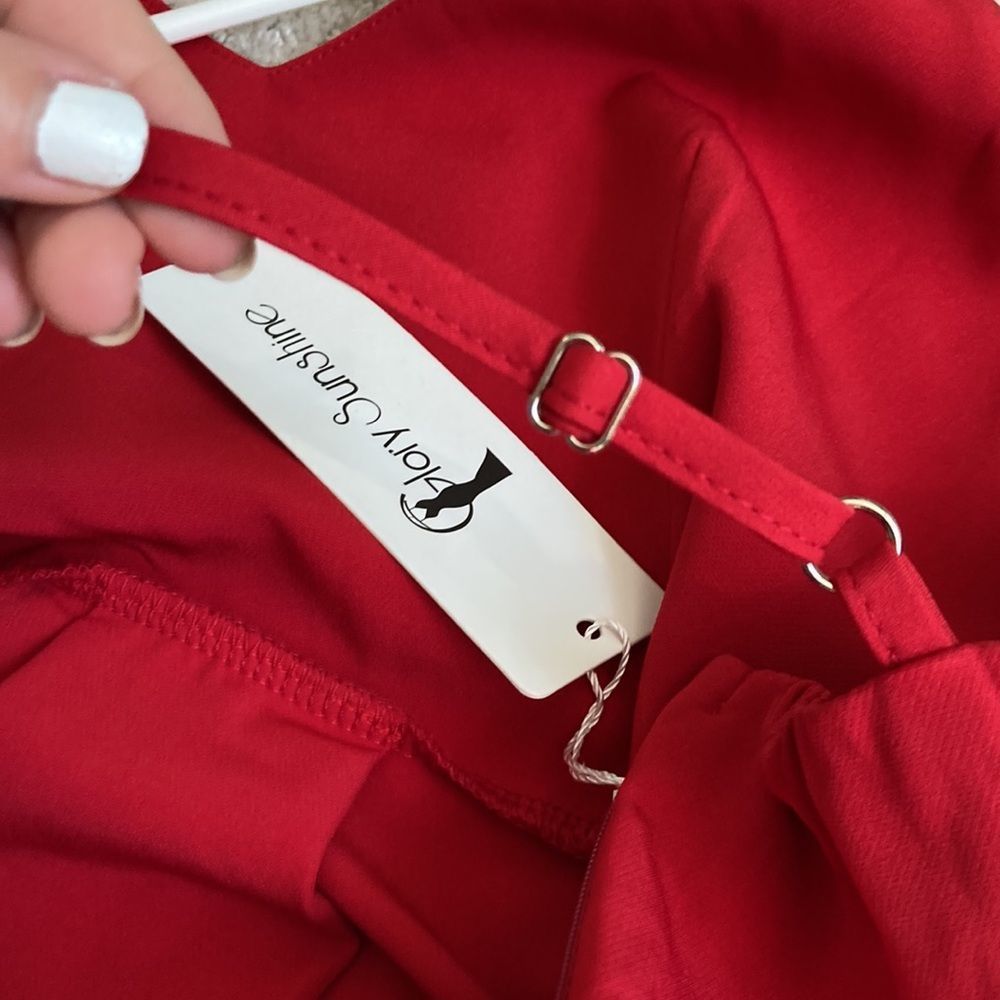 Red cocktail dress - Picture 9 of 11